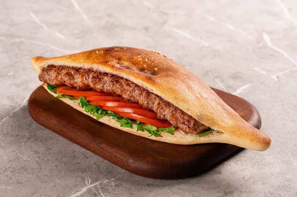 ساندويتش كباب — مطعم كباب أربيل العراقي دبي